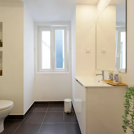 The Location In Downtown Διαμέρισμα